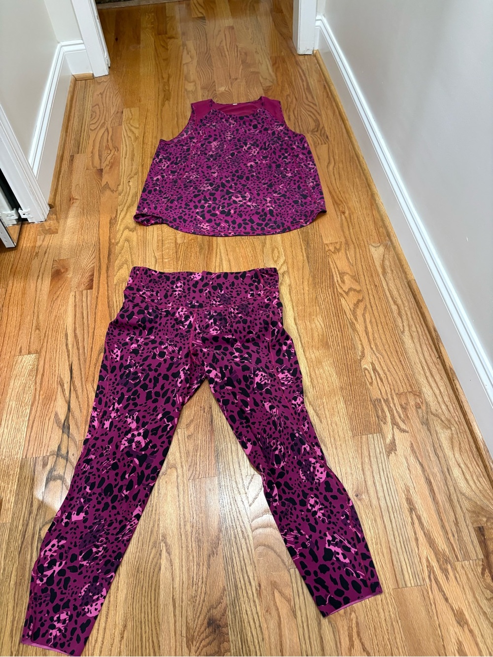 Women's Magenta Animal Print Leggings & Tank Set size 12
